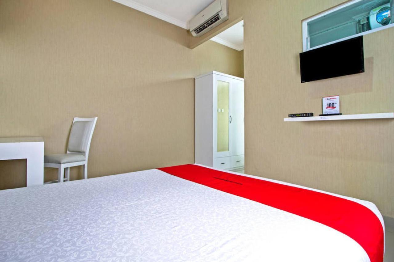 Reddoorz @ Pulomas Hotel Jacarta Exterior foto